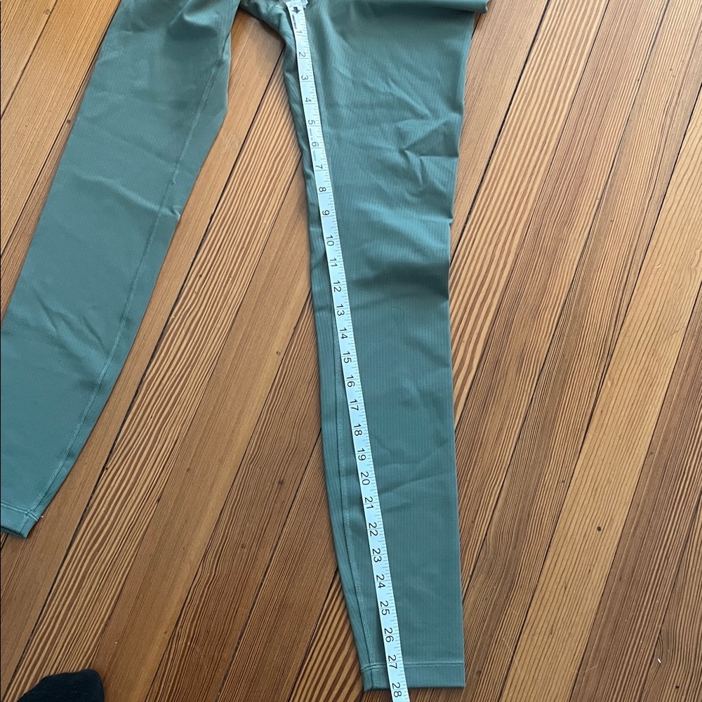 Lululemon size 4 leggings - Picture 6 of 6